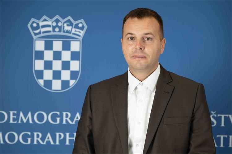 Slika /Mario/Državni tajnik Tokić.JPG
